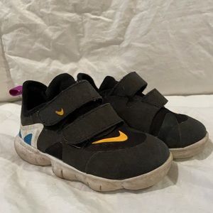 NIKE free, toddler size 8